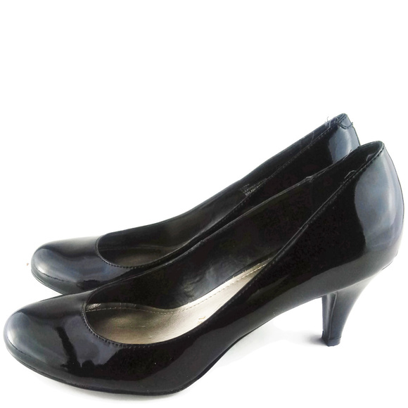 Steve Madden Ulltra Black Patent Leather High Heel - Picture 4 of 6